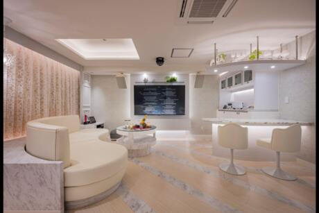 The GRAF が贈るバレンタインの“贈り物”