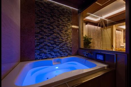 The GRAF が贈るバレンタインの“贈り物”