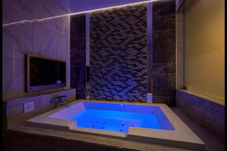 The GRAF が贈るホワイトデーの“贈り物”